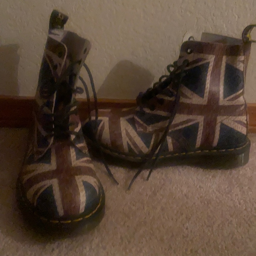 Size 8 (39) Dr Martens